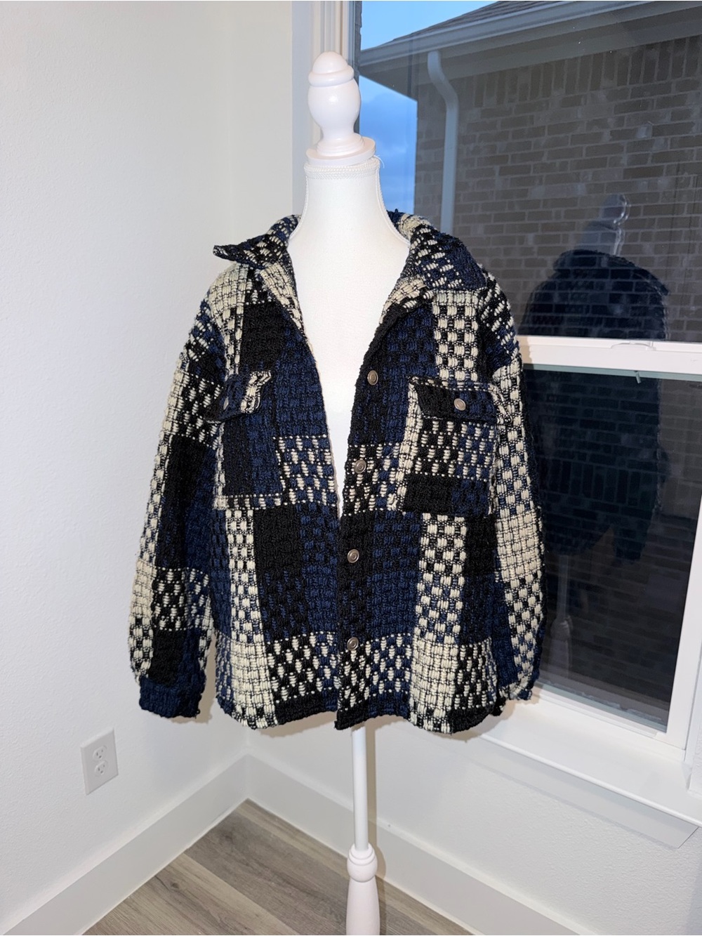 Chunky Check Pattern Button-Up Jacket in Navy & Cream